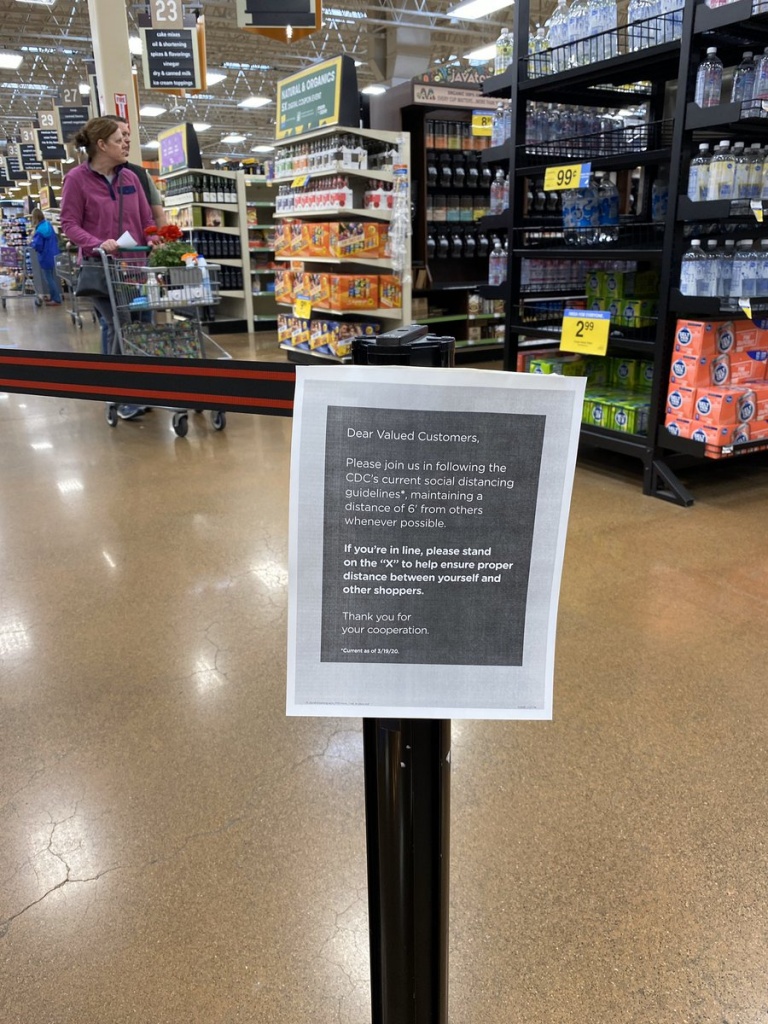 Рис. 2 Информационное сообщение для посетителей супермаркета.